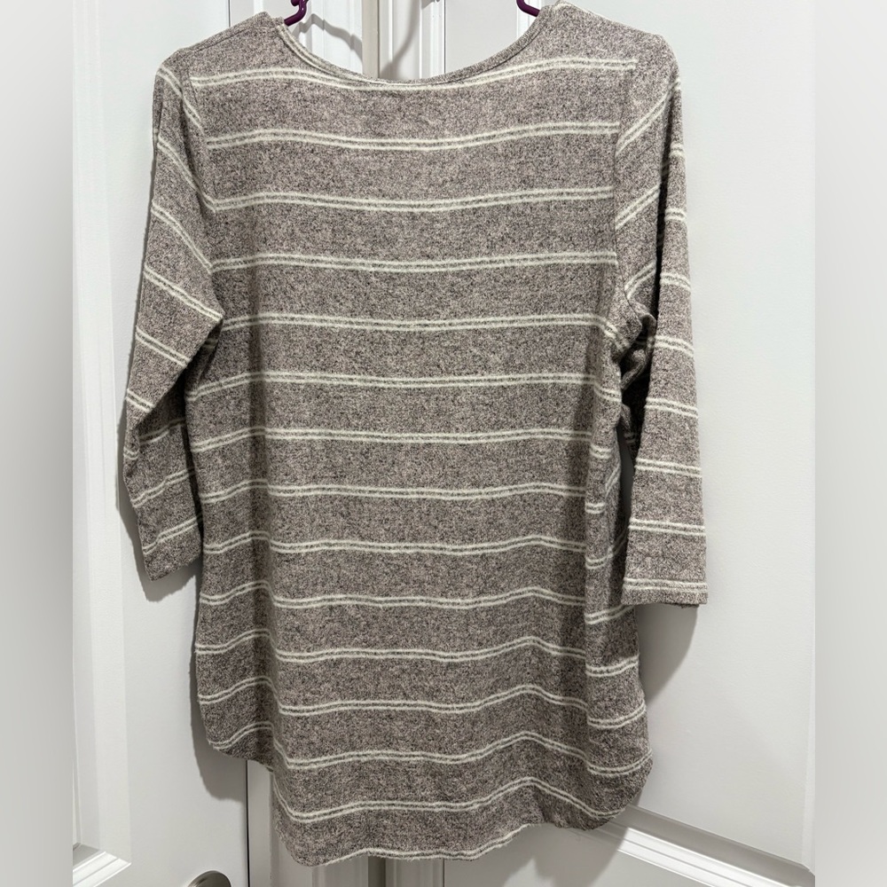 Emory Park Heathered Knit Top in Tan and Cream - Picture 3 of 3